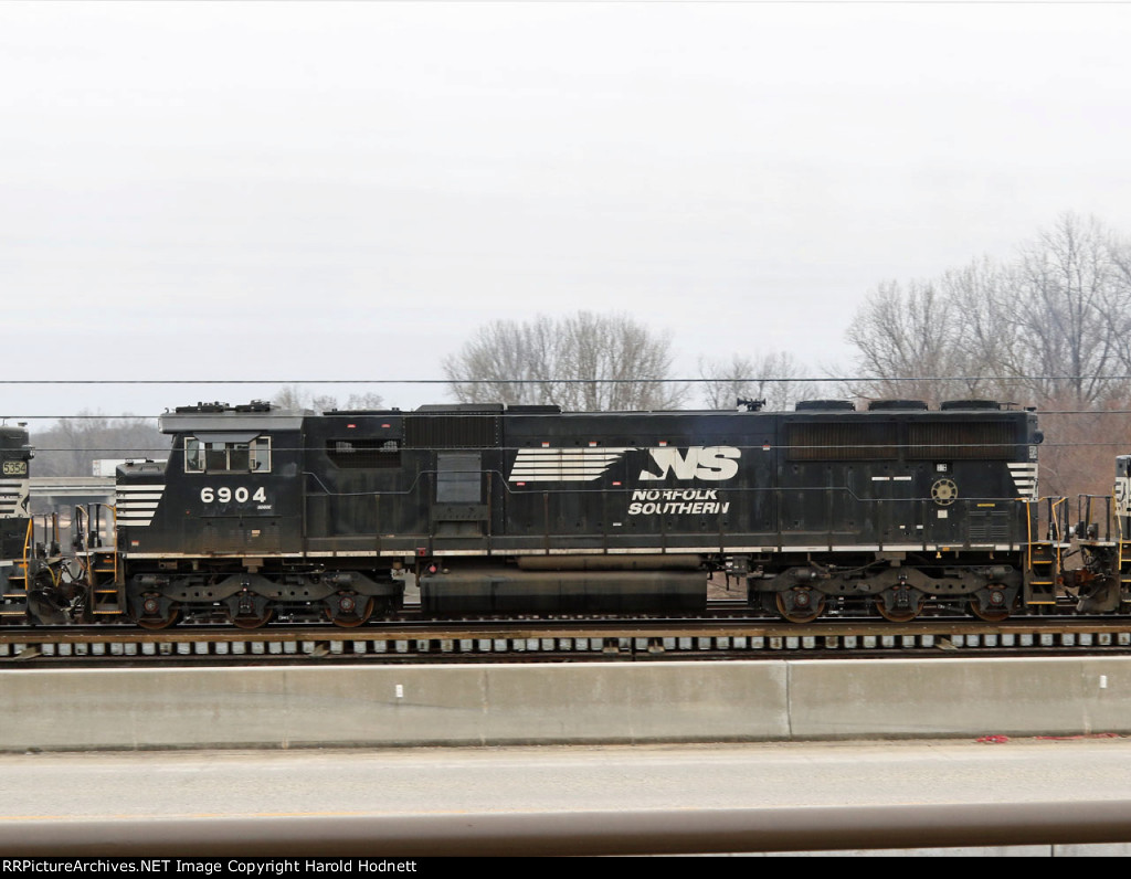 NS 6904